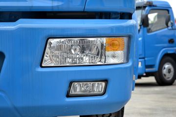 ���� ������D8 124���� 4X2 6.2�׵����ػ�������ͼƬ