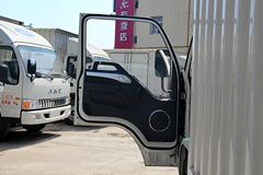 江淮 骏铃W380 124马力 5.2米单排厢式轻卡(HFC5056XXYP91K2C5)