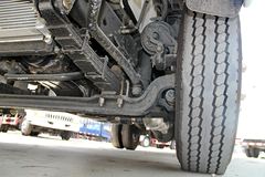 江淮 骏铃W380 124马力 5.2米单排厢式轻卡(HFC5056XXYP91K2C5)