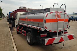 东风福瑞卡底盘&nbsp;油罐车外观图片