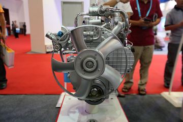 五十铃493系列&nbsp;发动机外观                                                图片