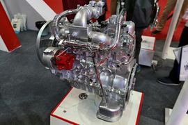 五十铃493系列&nbsp;发动机外观                                                图片