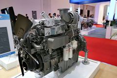 玉柴YC6TD840L-D20 762马力 19.6L 国四 柴油发动机