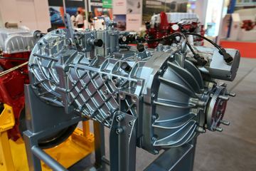 汉马8SDB1851 8挡 手动挡变速箱