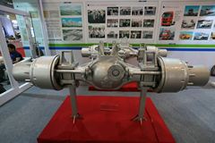 汉马HL300A 16吨级轮边减速双后驱动桥