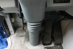 福田 欧曼ETX 5系重卡 336马力 4X2 LNG牵引车(BJ4182SLFCA-XA)