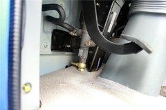 福田 欧曼ETX 5系重卡 336马力 4X2 LNG牵引车(BJ4182SLFCA-XA)