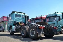 陕汽重卡 德龙F3000 336马力 6X4牵引车(SX4256NT324Z) 陕汽重卡 德龙F3000 336马力 6X4牵引车(SX4256NT324Z)