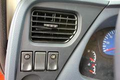 东风商用车 天锦中卡 160马力 4X2 5000轴距 6.75米载货车底盘(DFL1160BX18) 东风商用车 天锦中卡 160马力 4X2 5000轴距 6.75米载货车底盘(DFL1160BX18)