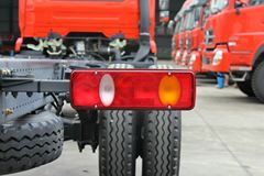 东风商用车 天锦中卡 160马力 4X2 5000轴距 6.75米载货车底盘(DFL1160BX18) 东风商用车 天锦中卡 160马力 4X2 5000轴距 6.75米载货车底盘(DFL1160BX18)