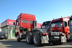 陕汽重卡 德龙F3000 375马力 6X4牵引车(SX4256NT324Z)