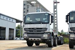 奔驰Actros 载货车