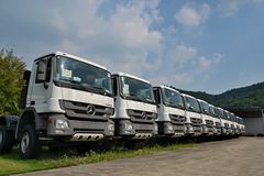 奔驰 Actros重卡 408马力 8X4载货车(型号4141底盘)