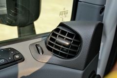 奔驰 Actros重卡 408马力 8X4载货车(型号4141底盘)
