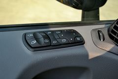 奔驰 Actros重卡 408马力 8X4载货车(型号4141底盘)