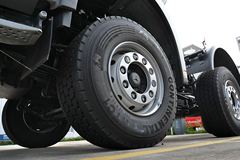 奔驰 Actros重卡 408马力 8X4载货车(型号4141底盘)