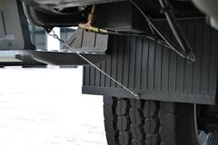 奔驰 Actros重卡 408马力 8X4载货车(型号4141底盘)