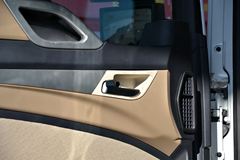 中国重汽 HOWO T5G重卡 280马力 6X4 9.5米载货车(ZZ1257M584GD1)