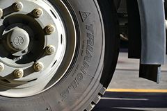 中国重汽 HOWO T5G重卡 280马力 6X4 9.5米载货车(ZZ1257M584GD1)