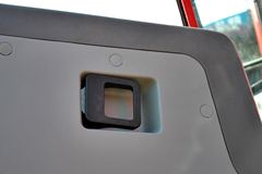 中国重汽 HOWO重卡 340马力 8X4自卸车底盘(ZZ5437N4667D1)