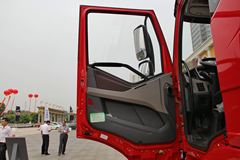 一汽解放 J6P重卡 2013款 390马力 6X2平顶牵引车(CA4250P66K24T3E)