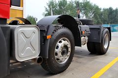 一汽解放 J6P重卡 2013款 390马力 6X2平顶牵引车(CA4250P66K24T3E)