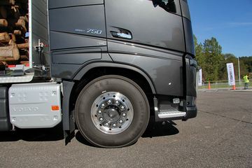 �ֶ��� ��FH16�ؿ� 750���� 6X4ǣ����ͼƬ