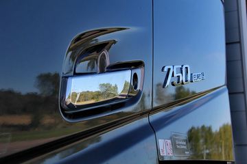 �ֶ��� ��FH16�ؿ� 750���� 6X4ǣ����ͼƬ