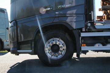 �ֶ��� ��FH16�ؿ� 750���� 6X4ǣ����ͼƬ