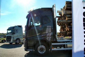 �ֶ��� ��FH16�ؿ� 750���� 6X4ǣ����ͼƬ