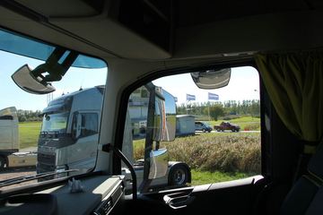 �ֶ��� ��FH16�ؿ� 750���� 6X4ǣ����ͼƬ