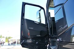 沃尔沃 新FH16重卡 750马力 6X4牵引车