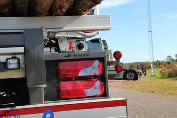 �ֶ��� ��FH16�ؿ� 750���� 6X4ǣ����ͼƬ