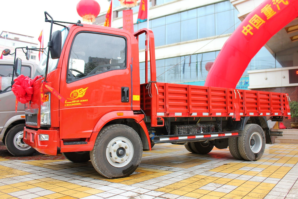 中国重汽HOWO 悍将 87马力 3.3米排半栏板轻卡