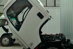 庆铃 五十铃700P系列中卡 189马力 6.2米厢式载货车(QL5100XXY9MARJ)(油刹)
