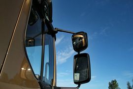 沃尔沃FL&nbsp;载货车外观                                                图片