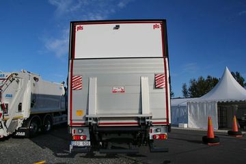 沃尔沃FL&nbsp;载货车外观                                                图片