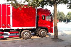 东风商用车 天龙重卡 245马力 6X2 9.4米厢式载货车(DFL5253XXYAX1C)