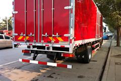 东风商用车 天龙重卡 245马力 6X2 9.4米厢式载货车(DFL5253XXYAX1C)