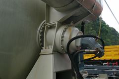 江淮 格尔发 310马力 6X4 混凝土搅拌车(HFC5252GJBL1F )