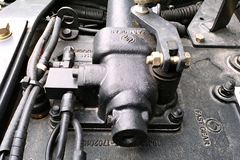 东风柳汽 乘龙M5重卡 290马力 8X4 9.6米仓栅式载货车底盘(LZ5312CSQEL)