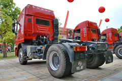 上汽红岩 杰狮M100重卡 畅途版 290马力 4X2牵引车(CQ4185HMG361C)