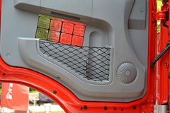 上汽红岩 杰狮M100重卡 畅途版 290马力 4X2牵引车(CQ4185HMG361C)