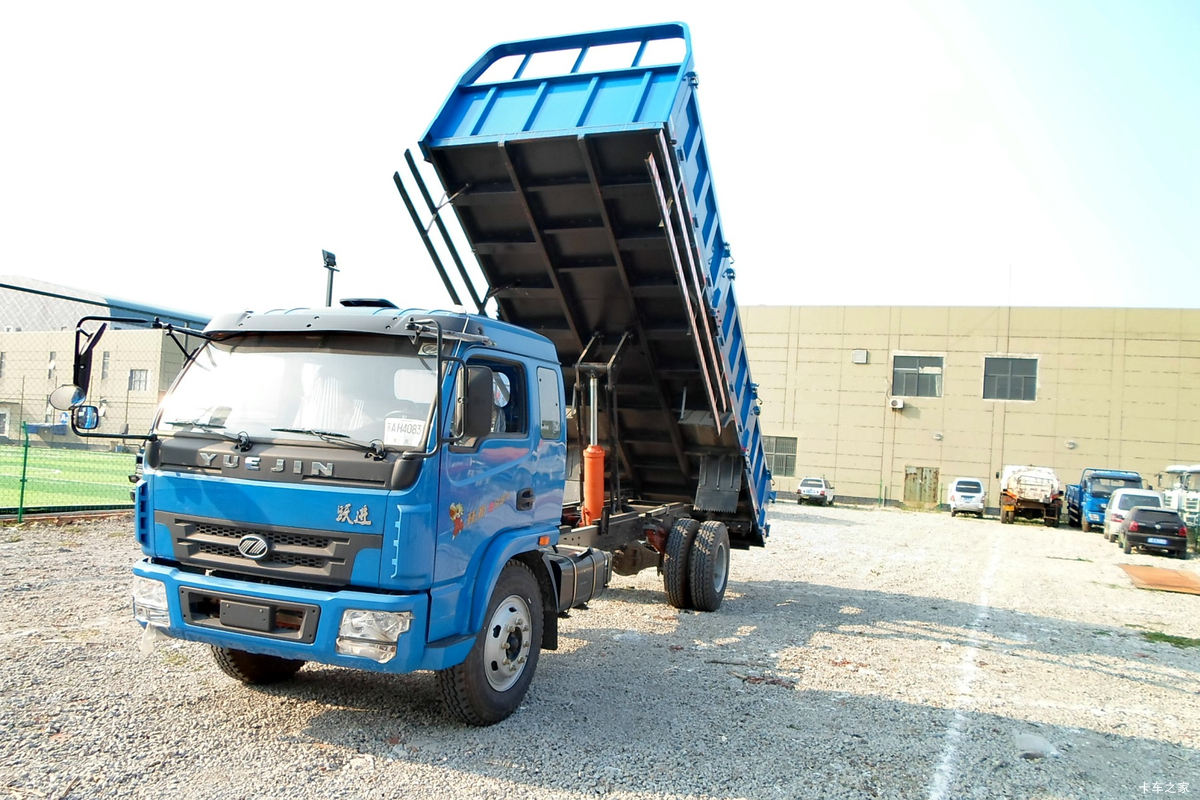 跃进 开拓 160马力 4X2 6.5米自卸车