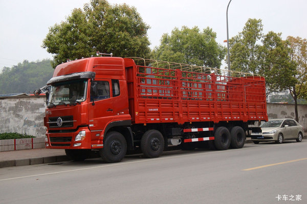 东风商用车 天龙重卡 420马力 8X4 9.6米仓栅式载货车(DFH5310CCYA1)