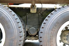 雷萨&nbsp;混凝土搅拌车底盘                                                图片