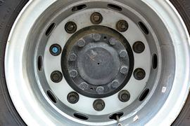 雷萨&nbsp;混凝土搅拌车底盘                                                图片