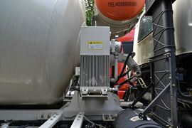 雷萨&nbsp;混凝土搅拌车上装                                                图片