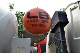 雷萨&nbsp;混凝土搅拌车上装                                                图片