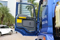 福田 欧曼ETX 5系重卡 280马力 4X2 LNG牵引车(BJ4182SLFKA-XA)